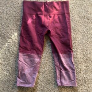 Red Athletic Leggings with High Waist and Smooth Ombré Effect